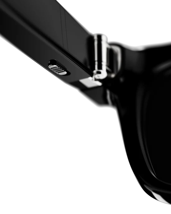 FireLens-127-127-Fireboltt-Buttton2-F1Glossyblack-photoblack4_64683757-0b4d-479a-987e-59416940788f AI Smart Glass | Modern Black